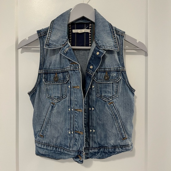 Levi’s Denim Vest - Picture 1 of 3
